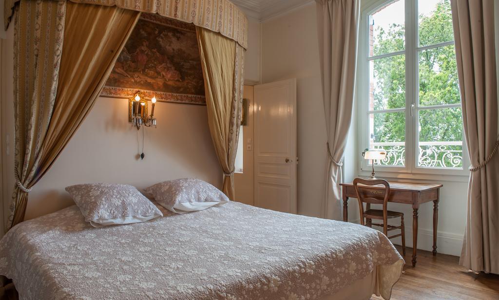 Bed and Breakfast L'Oustal Bourges Exterior foto